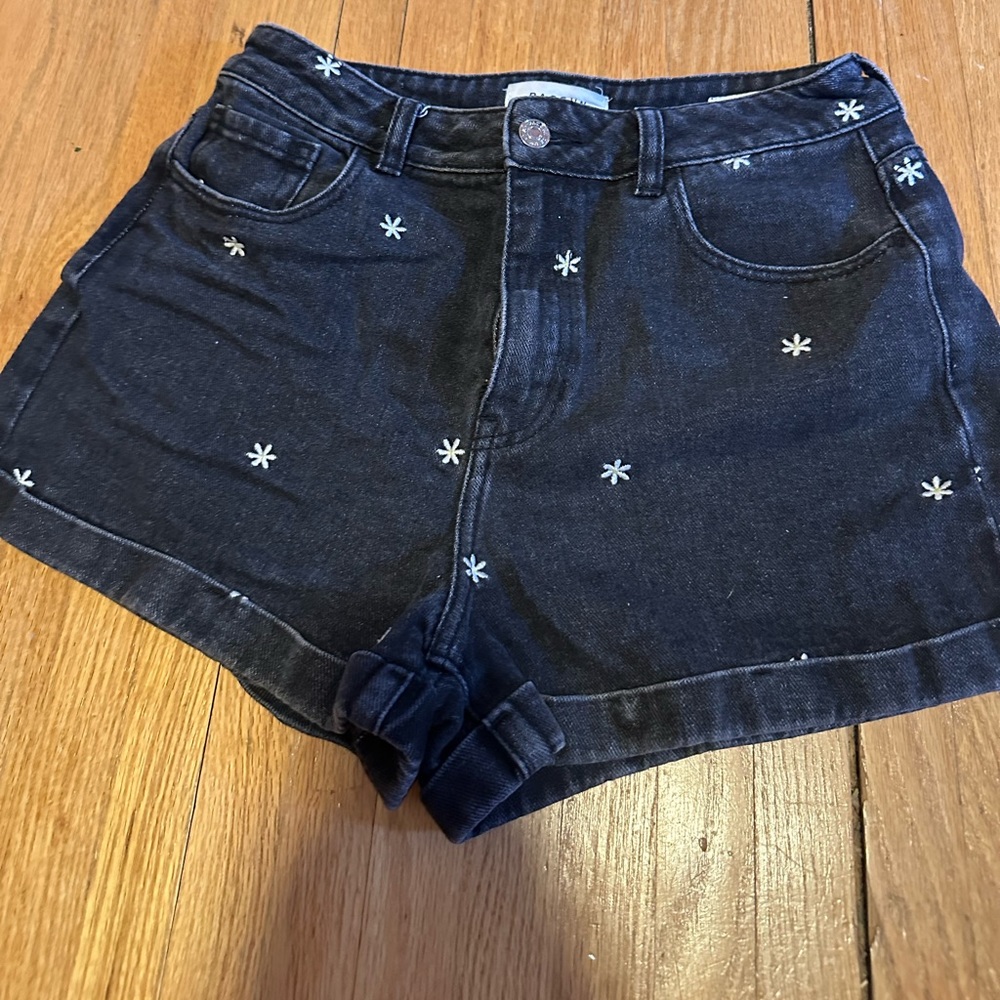 Pacsun mom short size 6 2.5 inseam